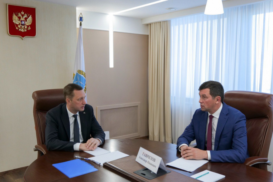  Губернатор Роман Бусаргин провел встречу с министром-председателем комитета охотничьего хозяйства и рыболовства области Александром Гавриловым.