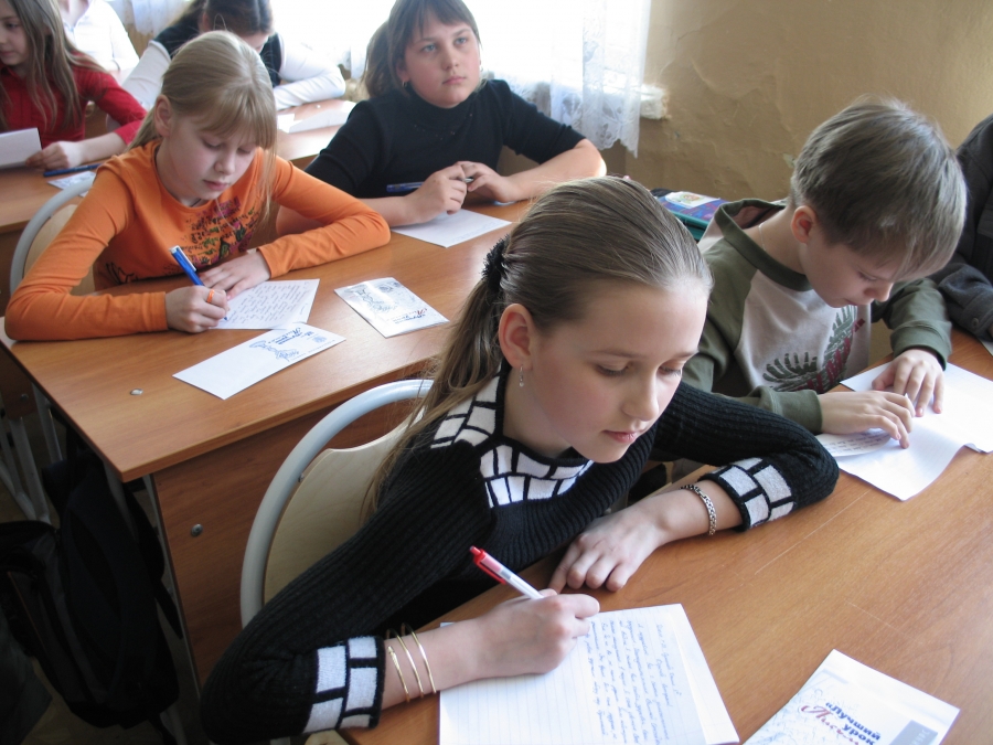 Почта России продолжает приём работ учителей и школьников Саратовской области на конкурс «Лучший урок письма»